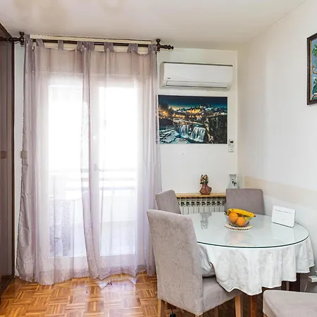 Gorgeous In With Kitchenette Appartamento Traù