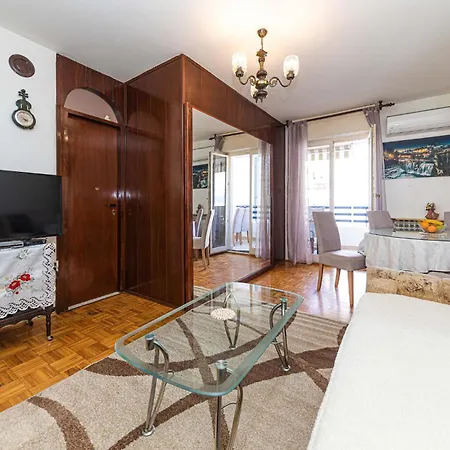 Apartamento Gorgeous In With Kitchenette Trogir