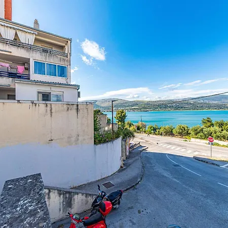 Gorgeous In With Kitchenette Apartamento Trogir